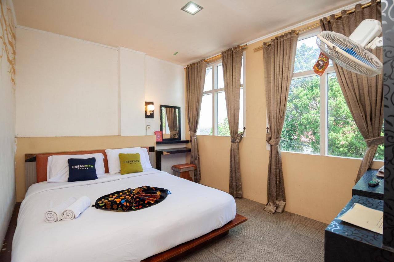 Urbanview Hotel Ananda Syariah By Reddoorz Bukittinggi Esterno foto