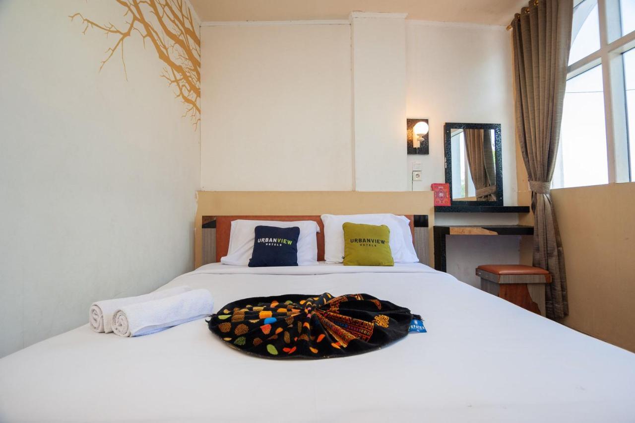 Urbanview Hotel Ananda Syariah By Reddoorz Bukittinggi Esterno foto