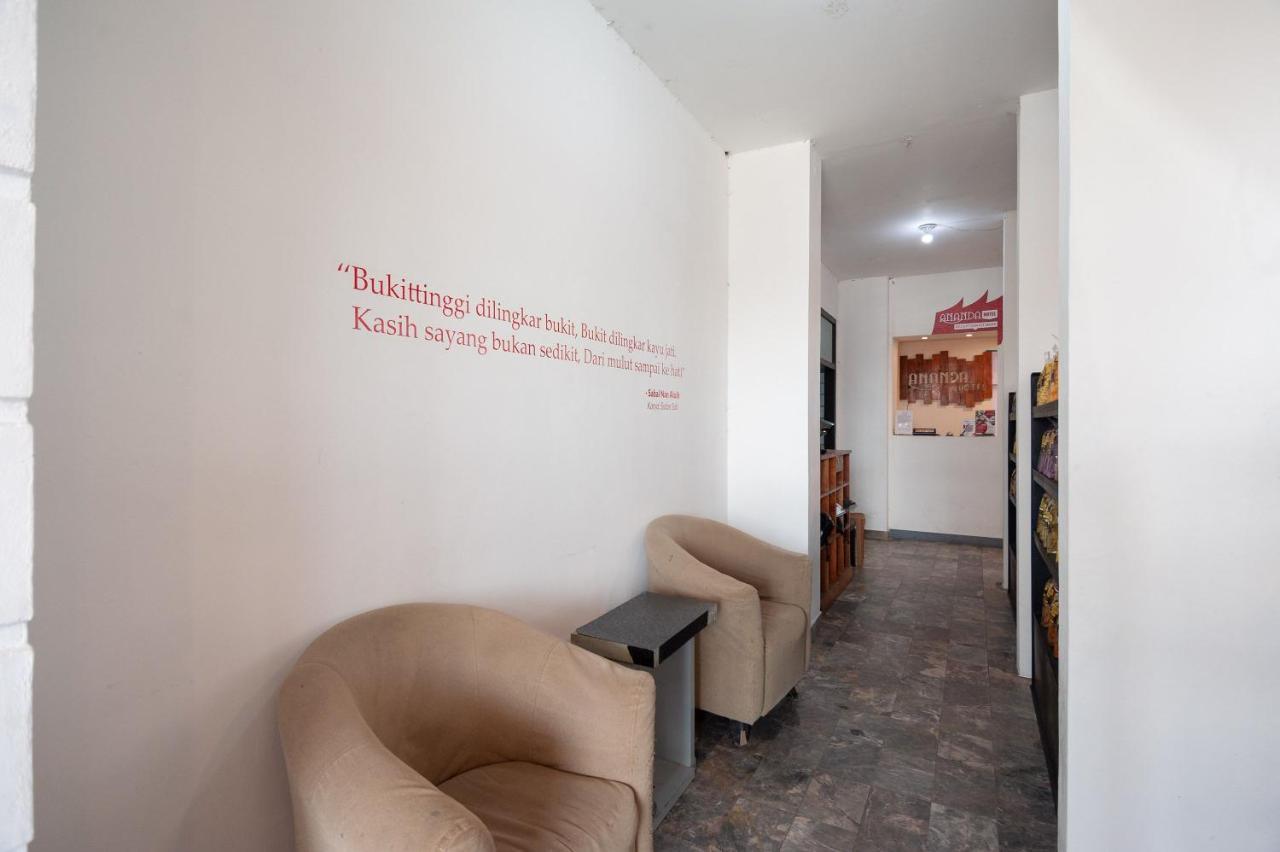 Urbanview Hotel Ananda Syariah By Reddoorz Bukittinggi Esterno foto