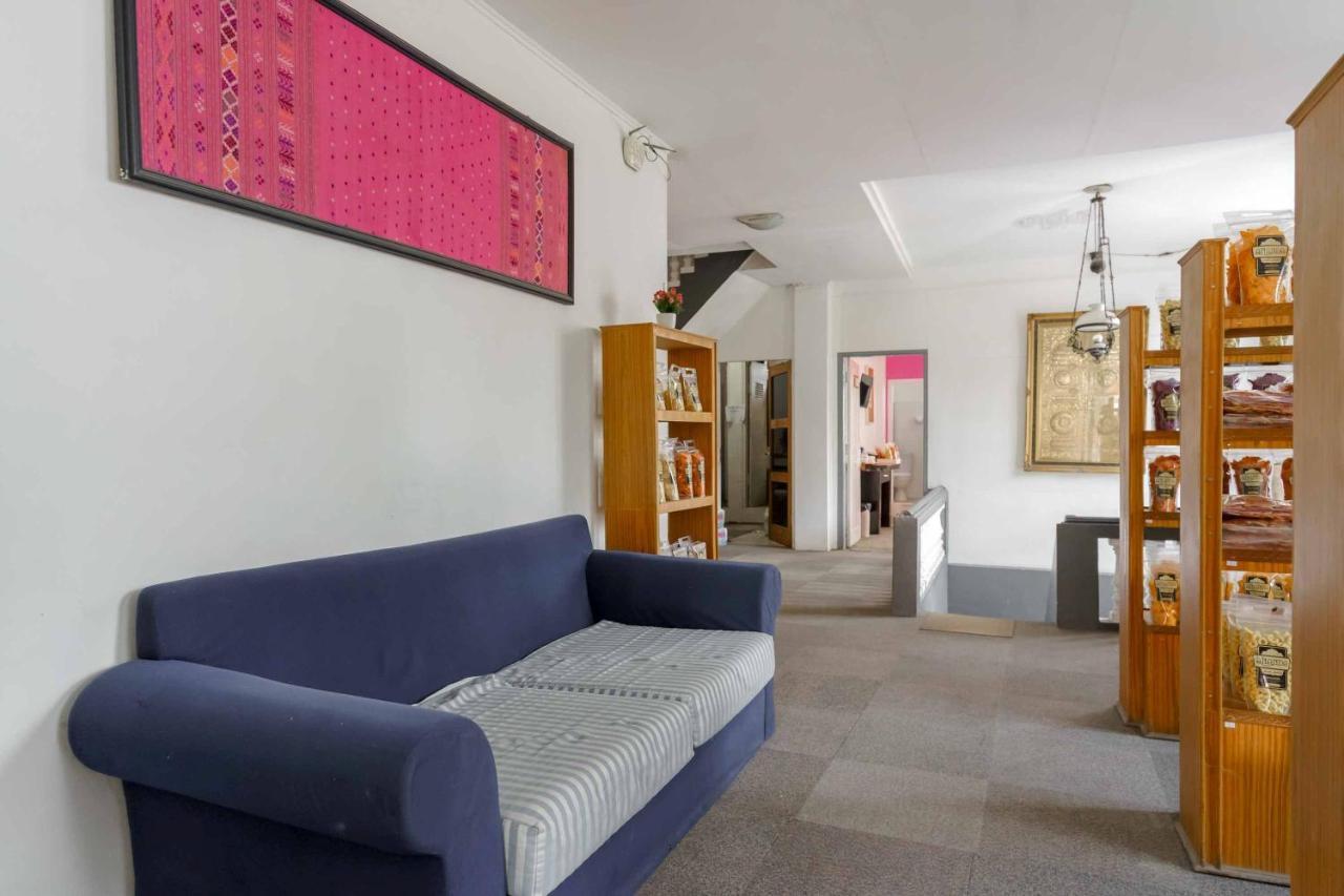 Urbanview Hotel Ananda Syariah By Reddoorz Bukittinggi Esterno foto